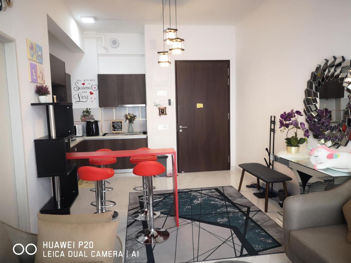 Ammar @ Troika Apartment Кота Бару Екстериор снимка